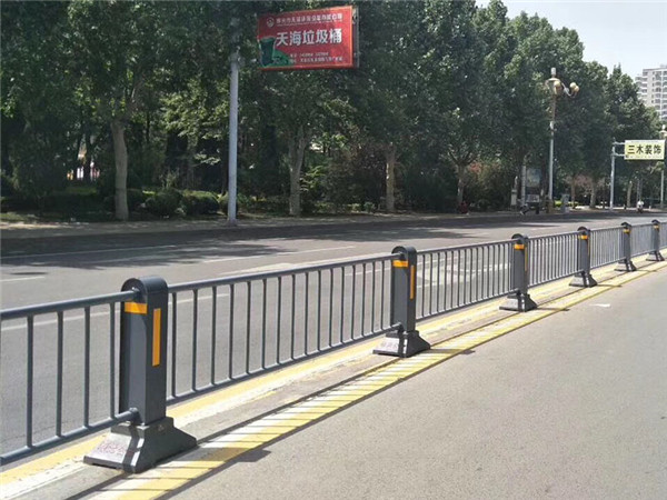 道路護(hù)欄